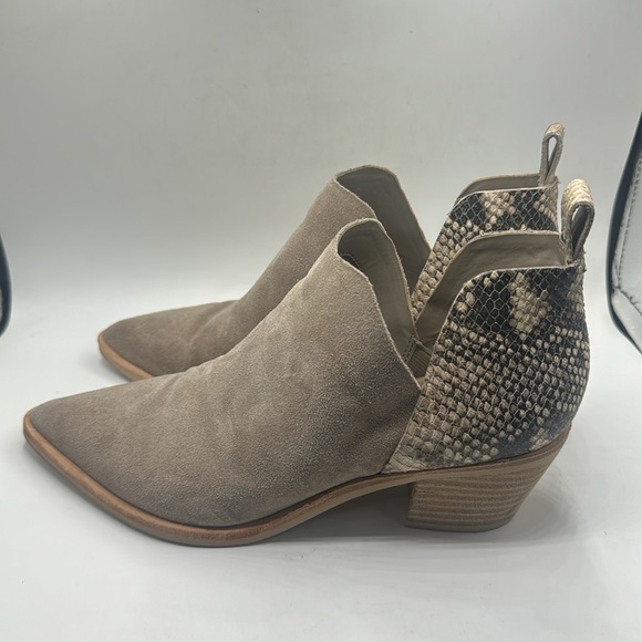 Dolce Vita Booties Snakeskin - Picture 3 of 10